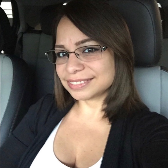 Meet your Posher, Liz - Picture 1 of 1